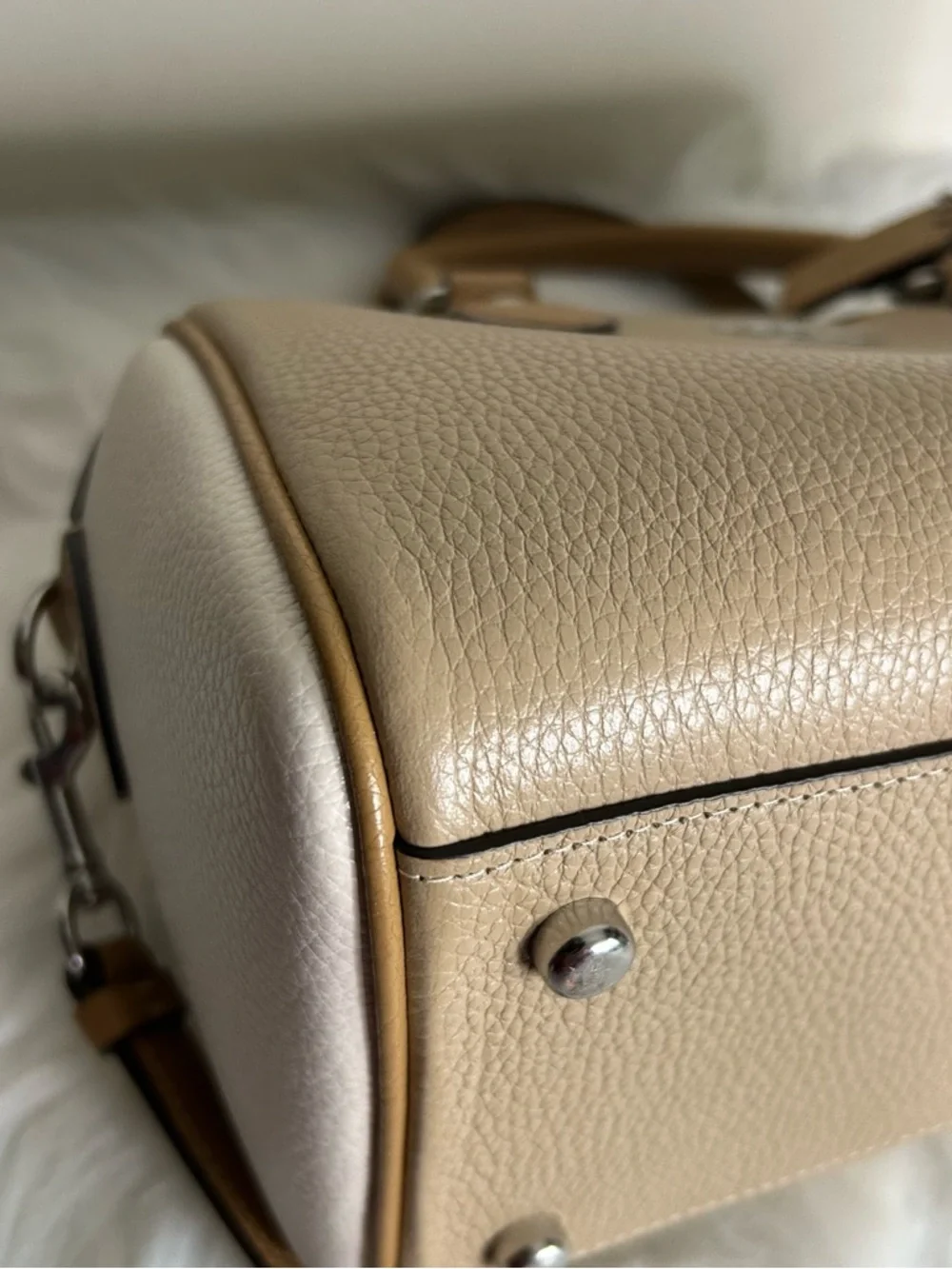 Coach Rowan Satchel Taupe Chalk White Pebbled Leather Bag Excellent - Picture 6 of 13